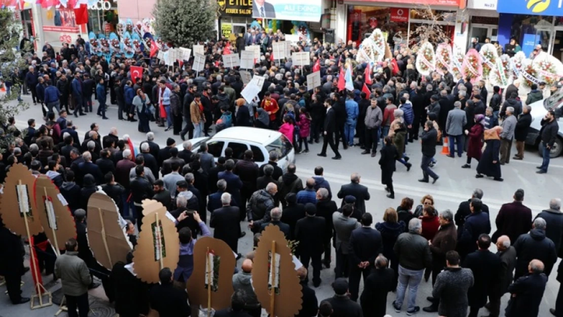 Ali Ekinci'den gövde gösterisi